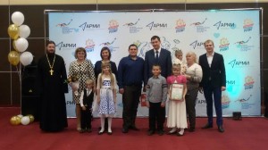 Семья Калашниковых из города Новошахтинска  приняла участие в торжественном мероприятии, посвященном Дню матери