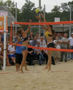 Состоится открытый турнир по пляжному волейболу среди женских команд на Кубок Мэра города Новошахтинска