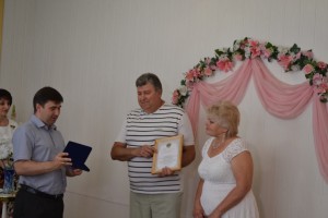 В День семьи, любви и верности медалью «За любовь и верность» награждена семья Клементьевых, отметившая 45-летний юбилей совместной жизни