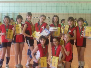 Команда детско-юношеской спортивной школы №1 приняла участие в открытом турнире по волейболу среди девушек  